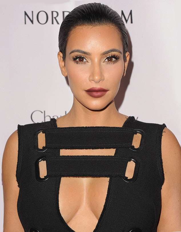 star24-tv-kim-kardashian-ne-sourit-jamais-explication (2)