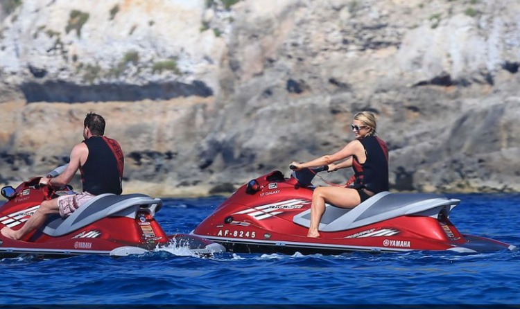 star-24-tv-paris-hilton4