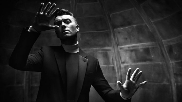 sam-smith-balenciaga-star-24