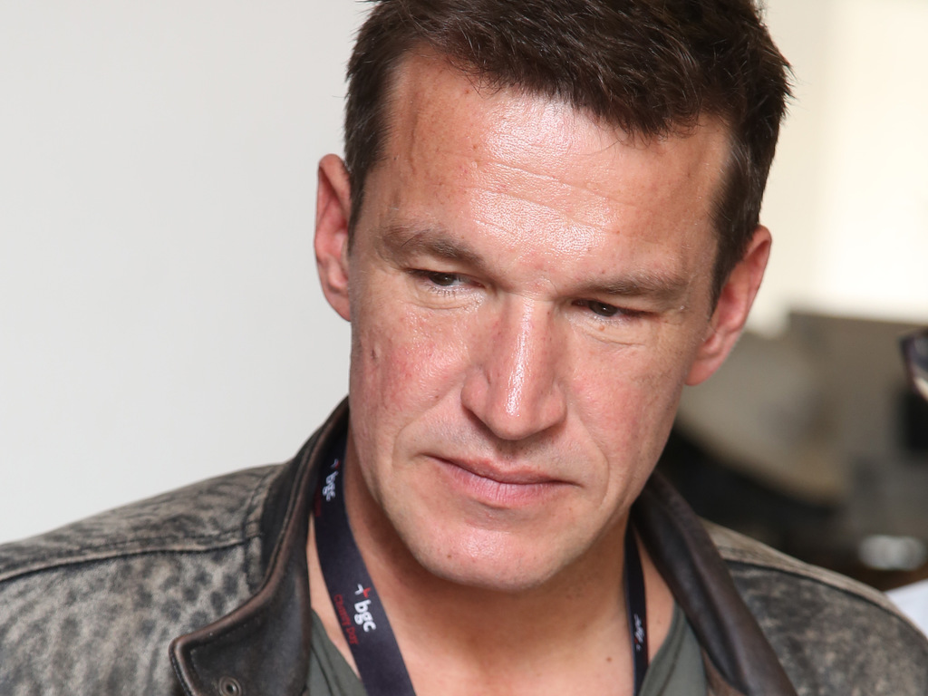 benjamin-castaldi-a-l-occasion-du-charity-day-bgc-2014-dans-la-salle-des-marches-d-aurel-bgc-rue-vivienne-a-paris-le-11-septembre_exact1024x768_l