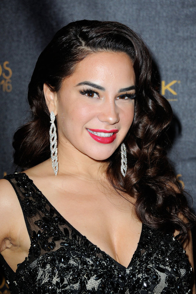 Photos-Tarek-Benattia-en-couple-avec-l-ancienne-BFF-de-Nabilla_portrait_w674