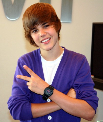 506px-Justin_Bieber_201004130631
